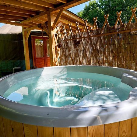 Aloha Glamp - Okragle Domki Przy Rzece - Balia I Sauna - Energylandia Zagornik Exterior foto