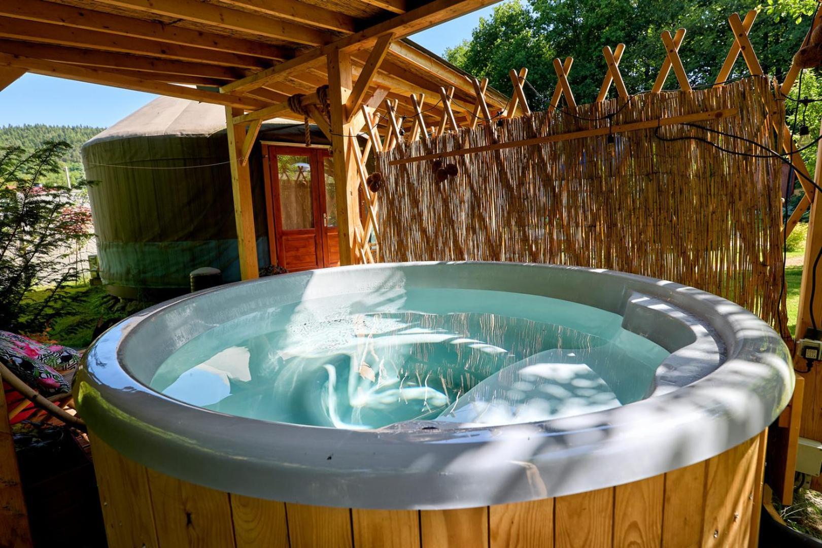 Aloha Glamp - Okragle Domki Przy Rzece - Balia I Sauna - Energylandia Zagornik Exterior foto